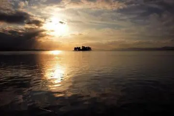 Lake Shinji (Photo: Shimane Prefecture)