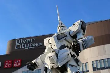 Unicorn Gundam Statue in Odaiba