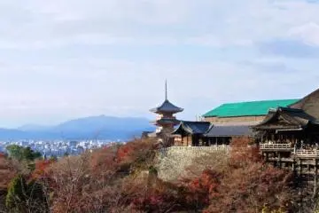 Panoramic view of Kiyomizu-dera in autumn (Photo: Manish)