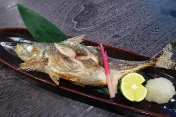 steaming hot Isaki baked in salt (Photo: PPF)