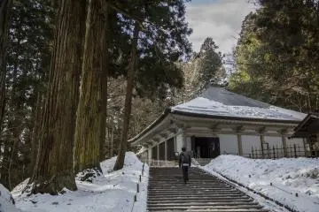Shivering in Iwate's Beauty