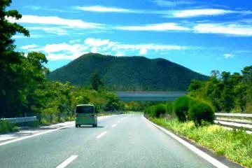 The drive north is part of the fun, heading to Mount Kucha (Photo:  The drive north is part of the fun – <a href="https://www.flickr.com/photos/okinawa-soba/9200337374" target="_blank" rel="noreferrer noopener nofollow">Okinawa Soba Rob </a> / <a href="https://creativecommons.org/licenses/by-nc-sa/2.0/" target="_blank" rel="noreferrer noopener nofollow">CC BY-NC-SA 2.0</a>)