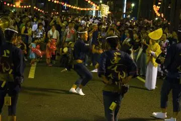 Street dance outside parade grounds (Photo: lucio maurizi)