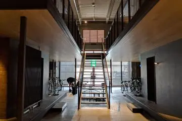 The interior is trendy, modern and inviting. (Photo: Kim B)