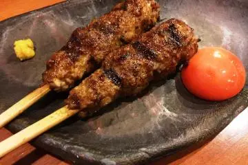 Meatball kneaded over one hundred times to achieve its sublime texture (Photo: Naniwa Tomoare)