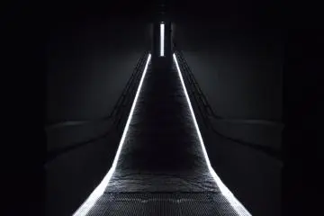 Waterfall of Light Particles at the Top of an Incline // teamLab, 2018 (Photo: teamLab)