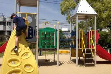 Playgyms and Climbing frames, playgrounds (Photo: <a href="http://www.gethiroshima.com" target="_blank" rel="noreferrer noopener nofollow">GetHiroshima.com</a>)