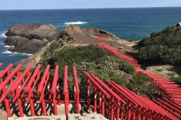 Looking out over the ocean (Photo: Kota Hasegawa)
