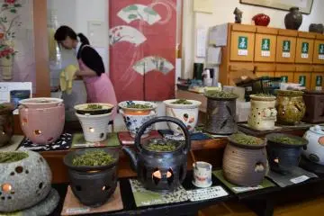 Something I hadn't seen before - tea incense burners! (Photo: Kim B)