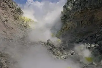 Hiking to the sulfurous Mt. Iwo