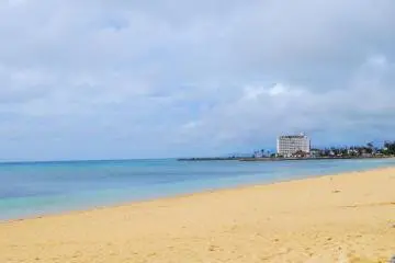 Clear water and soft sand at Moon Beach (Photo: Michelle Madden)