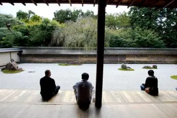 Light and Space at Ryoanji Stone Gardens in Kyoto (Photo: <a href="http://www.flickr.com/photos/hilberer/5214865244/sizes/o/in/photostream/" target="_blank" rel="noreferrer noopener nofollow">Thilo Hilberer</a>)