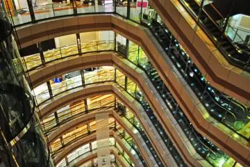 Looking down from the top floor tends to make one dizzy. (Photo: Michelle Madden)