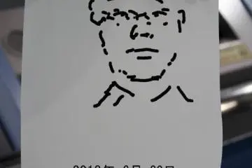 Robot drawing (Photo: Erika Clark )