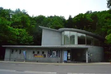 Main building of Kuji Amber Museum. (Photo: Mifthanzi Ariana Sarashanti)