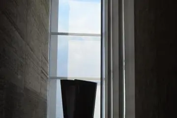 Modern statue in the corner side