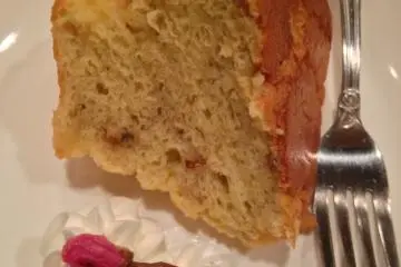 A blossom with homemade Chiffon cake (Photo: Kristen F.)