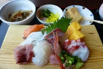 Sashimi at Hana Akari