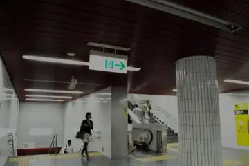 Escalators from the tracks to the exit on the Namboku line
