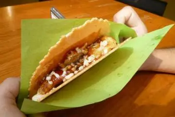 Tako-Sen~ Takoyaki sandwiched in Senbei(crackers) (Photo: CH Gan)
