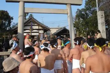 Getting naked in Konomiya (Photo: PPF)