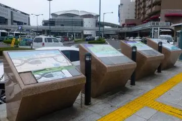 Maps of the surrounding area