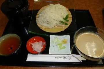 Priere's udon set (Photo: Michael Kobow)