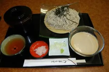 A voluminous soba set (Photo: Michael Kobow)