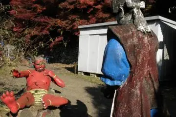 Momotaro pushes the devils around! (Photo: Aichi Prefecture)