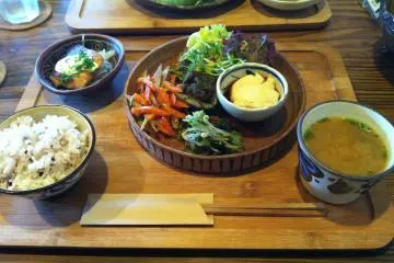 Doumu Okinawan Cafe & Art Gallery