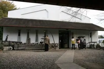 Hidden behind the aged gate is a modern museum space. (Photo: PPF)