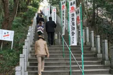 ...and more steep steps... (Photo: PPF)