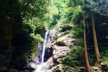 Tsugoe falls, taken from about 25m away.  The pool in front isn't too deep, but is great for getting cool! (Photo: Bret de Colebi)
