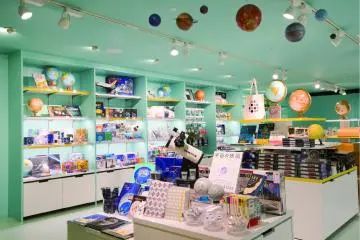 TeNQ shop (Photo: <a href="https://pbs.twimg.com/media/DTOX-QXVQAAaEvq?format=jpg&name=large" target="_blank" rel="noreferrer noopener nofollow">TeNQ Space Museum</a>)