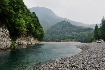 This area of the river, because of its low water level and slow-flowing stream, is perfect for beginners. (Photo: Virginia González)