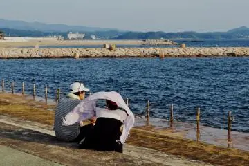In the last hours of sunlight, people come here to enjoy the ocean breeze. (Photo: Virginia González)