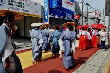 This procession, starting at 9am, departs from Tokei Jinja shrine and leads to Egawa Port. (Photo: Virginia González)