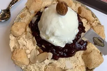Cafe BingGo in Shin-Okubo