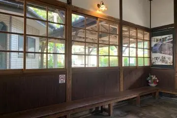 Gallery image