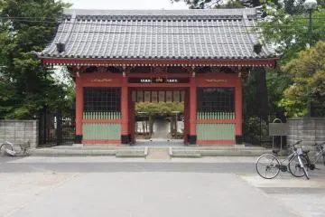 The main gate of Zenyoji Temple in Edogawa City (Photo: <a href="https://commons.wikimedia.org/wiki/File:Zenyoji_temple_higashikoiwa_edogawa_2015-2.jpg" target="_blank" rel="noreferrer noopener nofollow">Kentin</a> / <a href="https://creativecommons.org/licenses/by-sa/4.0/deed.en" target="_blank" rel="noreferrer noopener nofollow">CC BY-SA 4.0</a>)