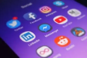 Photo: <a href="https://www.pexels.com/photo/facebook-facebook-messenger-messenger-phones-1613468/" target="_blank" rel="noreferrer noopener nofollow">Ken</a> / Pexels
