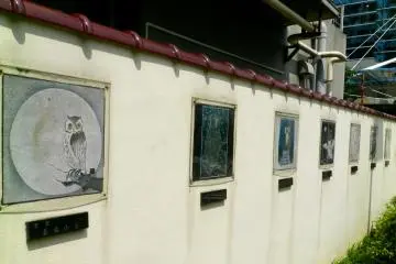 A row of owls.