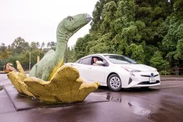 Dinosaurs everywhere on Fukui roads... (Photo: Naoki Minegishi)