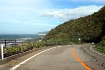 Driving in Noto Peninsula (Photo: Naoki Minegishi)