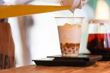 Brown rice bubble tea latte   (Photo: the AIRSTREAM GARDEN)