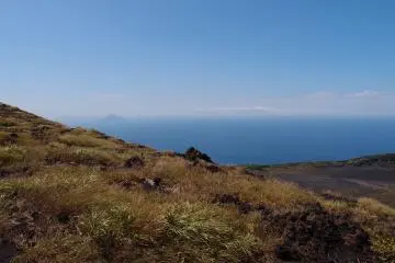 Views from Mt. Mihara, Oshima Island (Photo: <a href="https://www.flickr.com/photos/o_0/9609565207/" target="_blank" rel="noreferrer noopener nofollow">Guilhem Vellut</a> / <a href="https://creativecommons.org/licenses/by/2.0/" target="_blank" rel="noreferrer noopener nofollow">CC BY 2.0</a>)