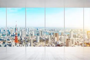 Glimpsing out over Tokyo (Photo: <a href="https://www.shutterstock.com/image-photo/business-design-concept-empty-marble-floor-1044576166" target="_blank" rel="noreferrer noopener nofollow">voyata</a> / Shutterstock.com)