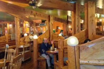Rustic interior of Cafe OB in Shin-Yurigaoka (Photo: Kristen F.)