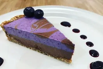 One of their winter desserts was this completely vegan blueberry chocolate tart (Photo: Healthy Penguin Cafe)
