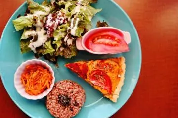 Tomato quiche (Photo: Vegan Cafe Thallo)